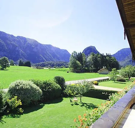 Mit Bergblick In * インツェル